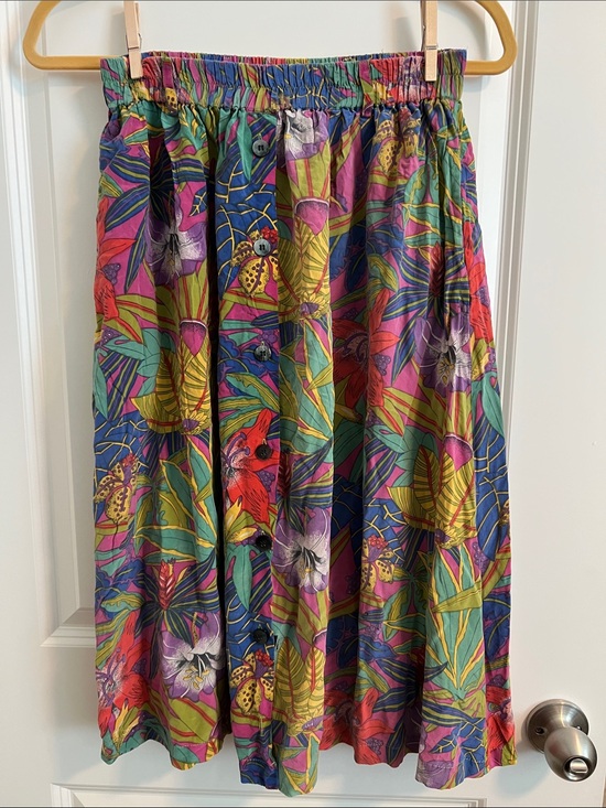 Restless Dresses & Skirts - Restless Clothing Women’s Small Tropical Floral Button Front Midi Skirt Pockets